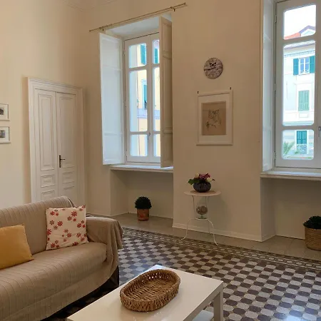 Via Veneto 5 * Alassio