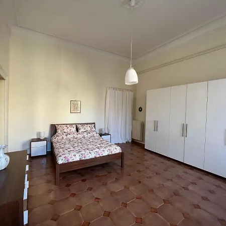 Via Veneto 5 * Alassio