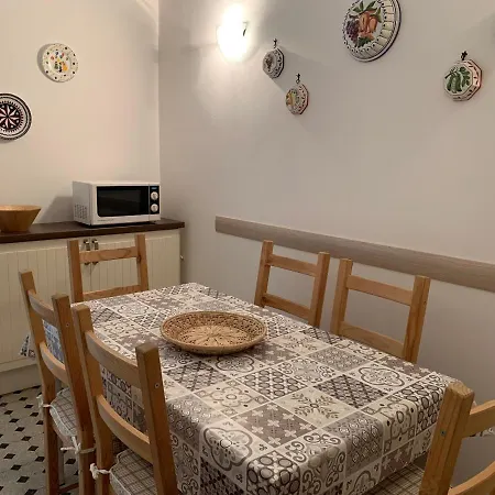 Via Veneto 5 * Alassio