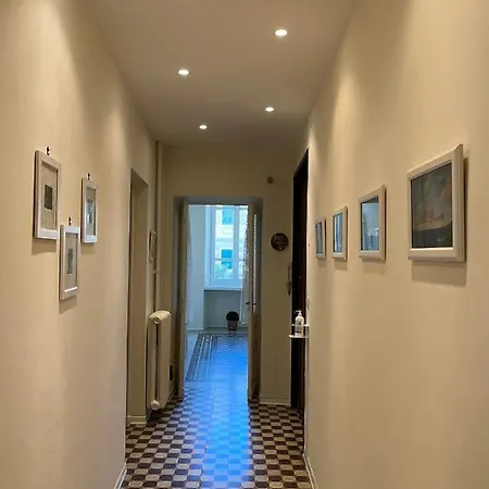 Via Veneto 5 *