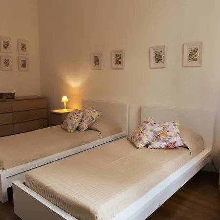 Via Veneto 5 *