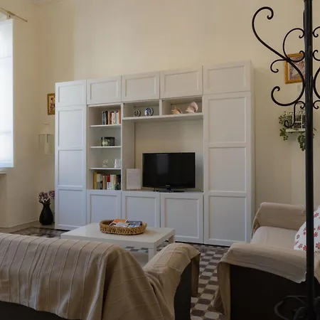 Appartamento Via Veneto 5 *