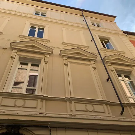 Daire Via Veneto 5 *