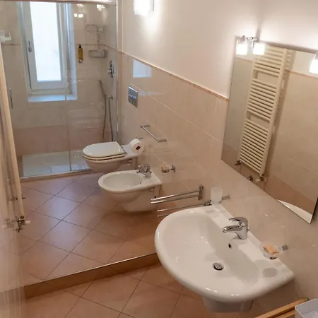 Via Veneto 5 Appartement *