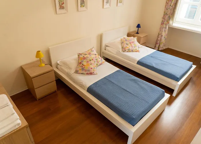 Via Veneto 5 * Alassio