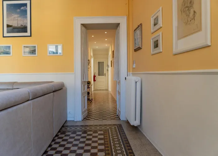 Via Veneto 5 * Alassio